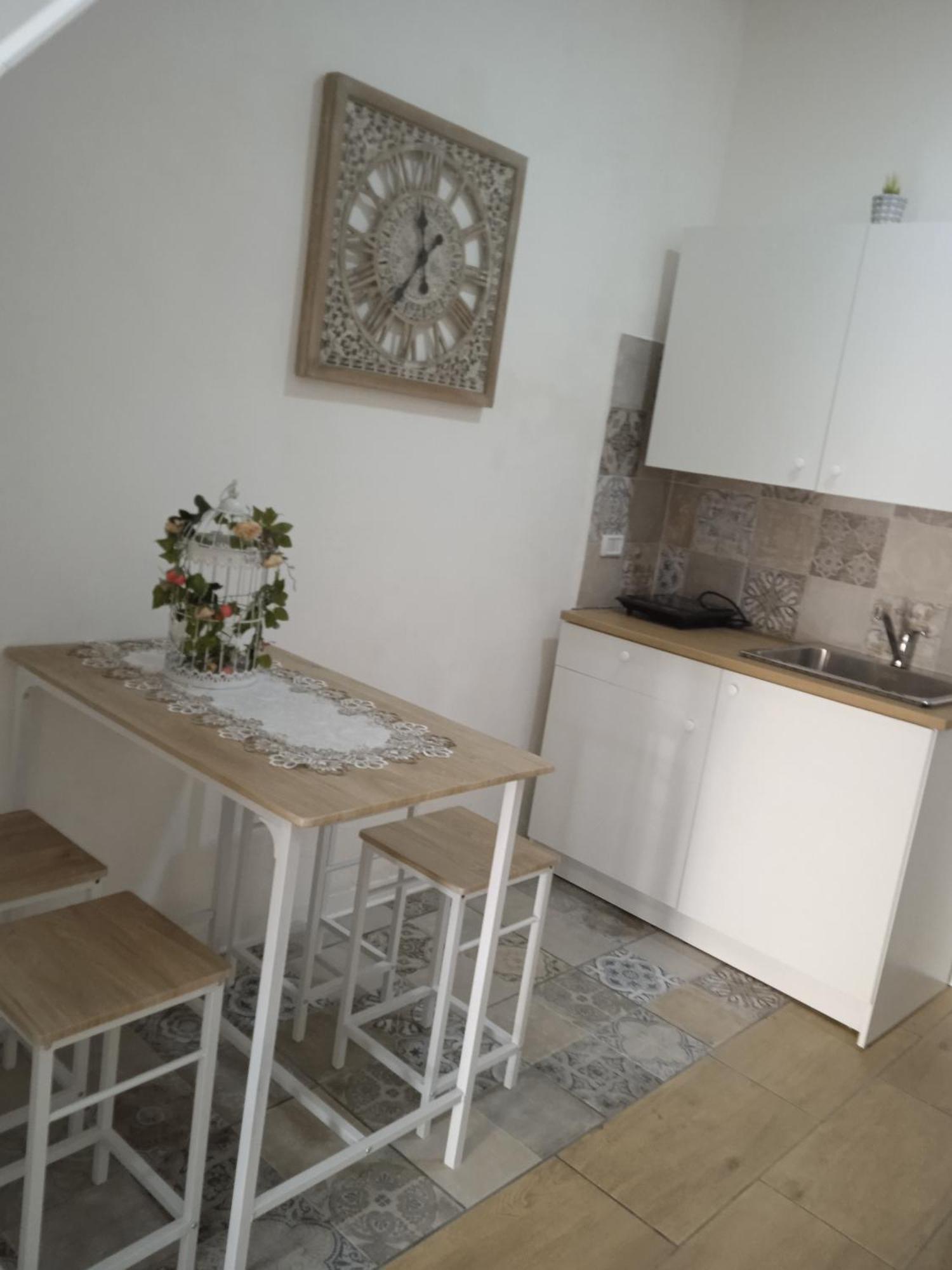 Home Rebecca نابولي المظهر الخارجي الصورة